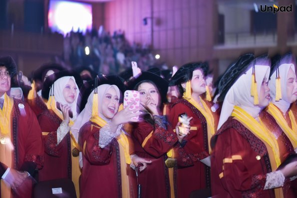 WISUDA UNPAD GEL III TA 2025-2026 (3)