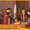 WISUDA UNPAD GEL III TA 2025-2026 FAKULTAS EKONOMI DAN BISNIS OLEH REKTOR (174)