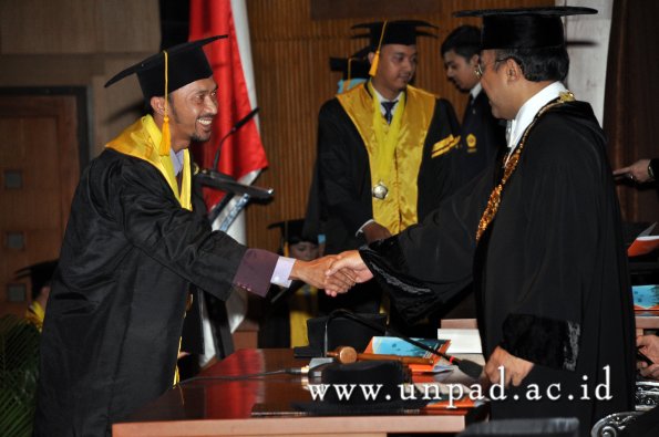 dok-humas-unpad_ilalang-foto_wisuda-gel-1-2010-2011_magister-ekonomi_173