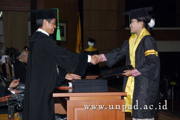 dok-humas-unpad_ilalang-foto_wisuda-gel-1-2010-2011_profesi-dokter_079