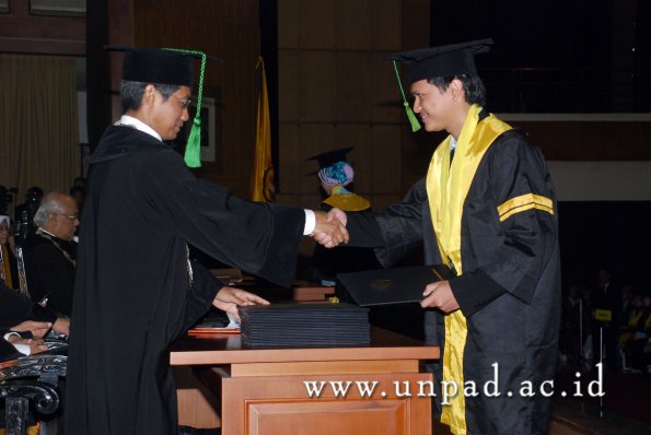 dok-humas-unpad_ilalang-foto_wisuda-gel-1-2010-2011_profesi-dokter_082