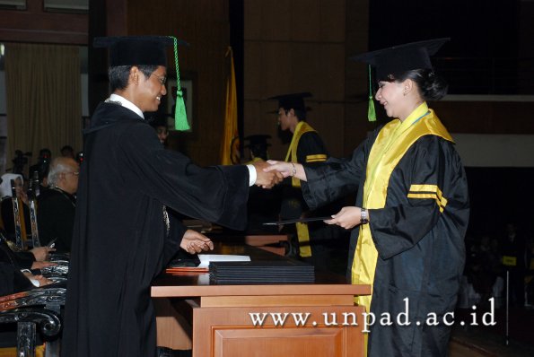 dok-humas-unpad_ilalang-foto_wisuda-gel-1-2010-2011_profesi-dokter_091