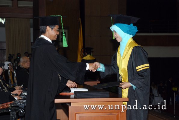 dok-humas-unpad_ilalang-foto_wisuda-gel-1-2010-2011_profesi-dokter_092