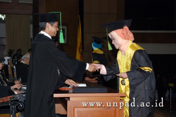 dok-humas-unpad_ilalang-foto_wisuda-gel-1-2010-2011_profesi-dokter_093