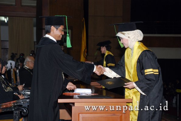 dok-humas-unpad_ilalang-foto_wisuda-gel-1-2010-2011_profesi-dokter_101