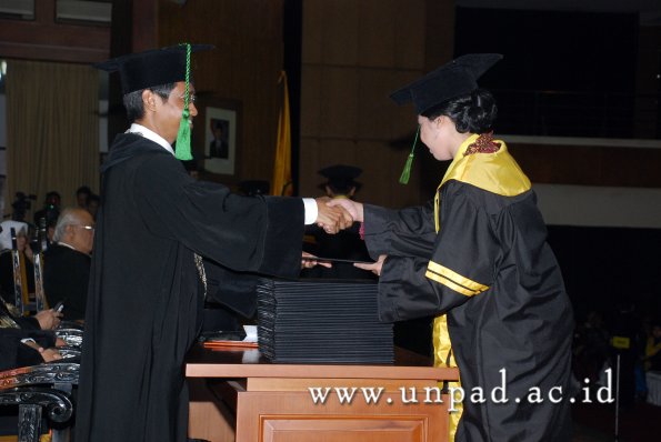 dok-humas-unpad_ilalang-foto_wisuda-gel-1-2010-2011_profesi-dokter_110