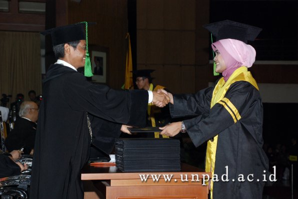 dok-humas-unpad_ilalang-foto_wisuda-gel-1-2010-2011_profesi-dokter_118