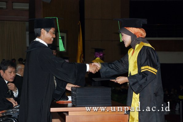 dok-humas-unpad_ilalang-foto_wisuda-gel-1-2010-2011_profesi-dokter_120