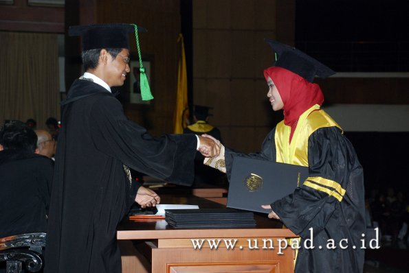 dok-humas-unpad_ilalang-foto_wisuda-gel-1-2010-2011_profesi-dokter_142