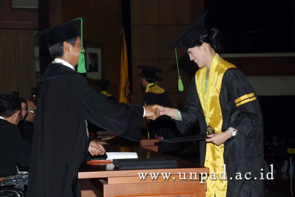 dok-humas-unpad_ilalang-foto_wisuda-gel-1-2010-2011_profesi-dokter_146