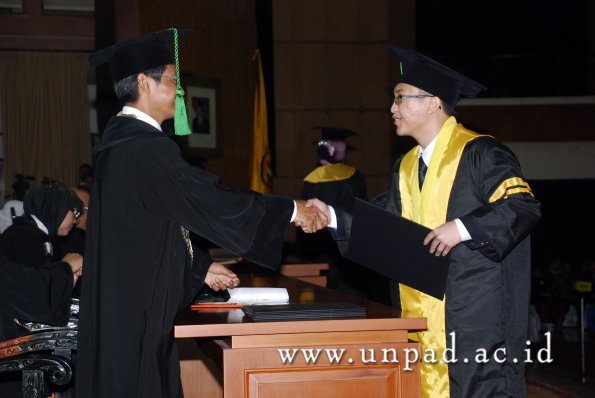 dok-humas-unpad_ilalang-foto_wisuda-gel-1-2010-2011_profesi-dokter_149