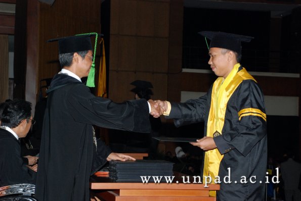 dok-humas-unpad_ilalang-foto_wisuda-gel-1-2010-2011_profesi-dokter_186