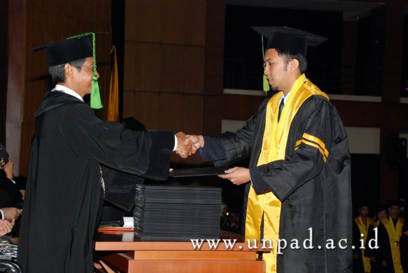 dok-humas-unpad_ilalang-foto_wisuda-gel-1-2010-2011_profesi-dokter_220