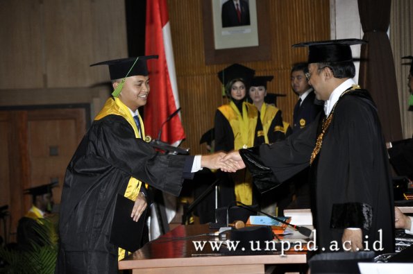 dok-humas-unpad_ilalang-foto_wisuda-gel-1-2010-2011_profesi-dokter_259