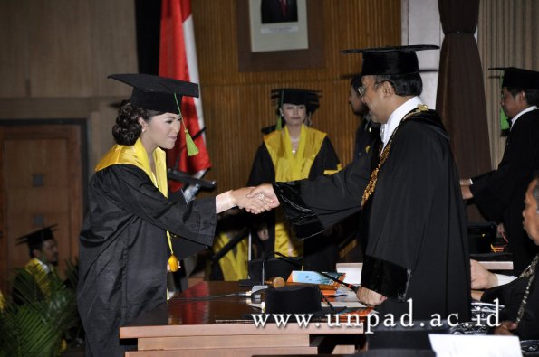 dok-humas-unpad_ilalang-foto_wisuda-gel-1-2010-2011_profesi-dokter_261