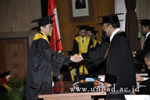 dok-humas-unpad_ilalang-foto_wisuda-gel-1-2010-2011_profesi-dokter_264