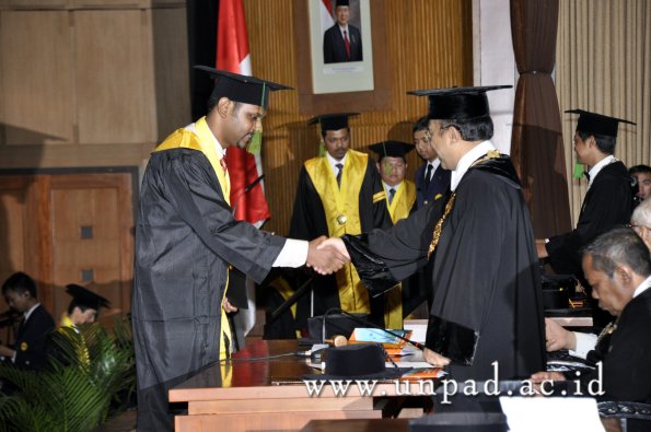 dok-humas-unpad_ilalang-foto_wisuda-gel-1-2010-2011_profesi-dokter_268