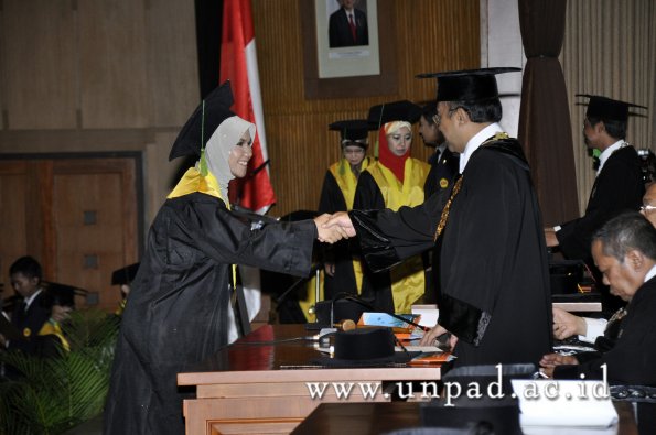 dok-humas-unpad_ilalang-foto_wisuda-gel-1-2010-2011_profesi-dokter_271