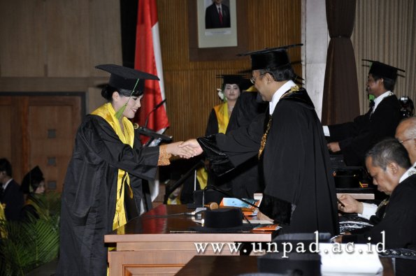 dok-humas-unpad_ilalang-foto_wisuda-gel-1-2010-2011_profesi-dokter_275