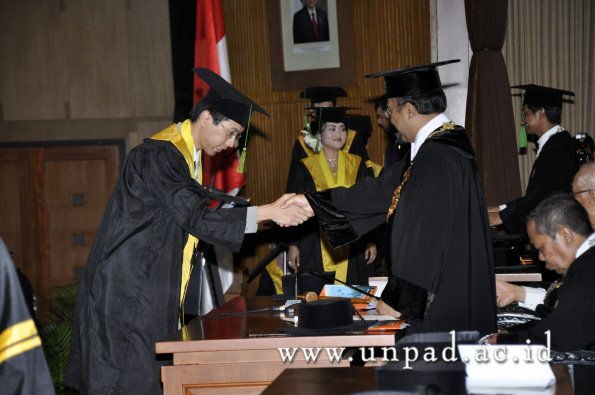 dok-humas-unpad_ilalang-foto_wisuda-gel-1-2010-2011_profesi-dokter_276