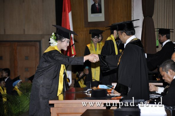 dok-humas-unpad_ilalang-foto_wisuda-gel-1-2010-2011_profesi-dokter_277