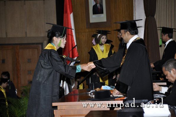 dok-humas-unpad_ilalang-foto_wisuda-gel-1-2010-2011_profesi-dokter_279