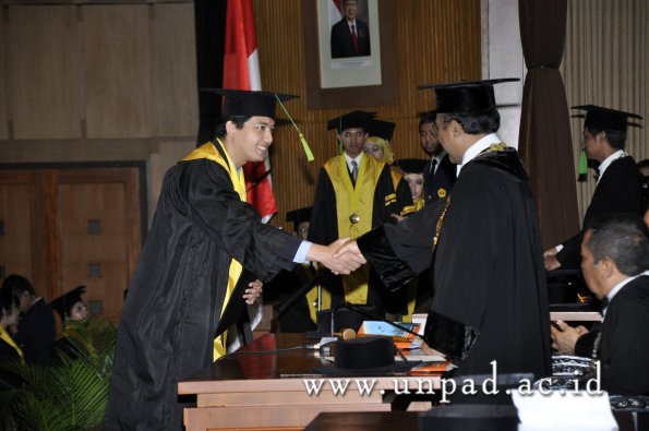 dok-humas-unpad_ilalang-foto_wisuda-gel-1-2010-2011_profesi-dokter_288