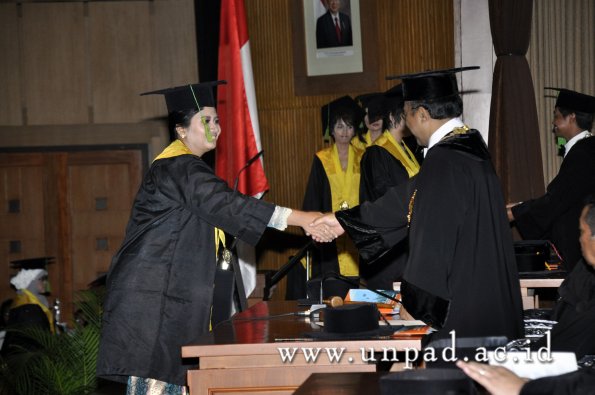 dok-humas-unpad_ilalang-foto_wisuda-gel-1-2010-2011_profesi-dokter_297