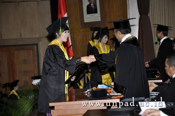 dok-humas-unpad_ilalang-foto_wisuda-gel-1-2010-2011_profesi-dokter_298