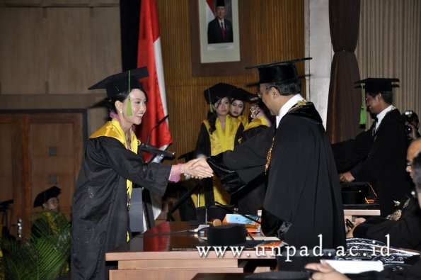 dok-humas-unpad_ilalang-foto_wisuda-gel-1-2010-2011_profesi-dokter_303