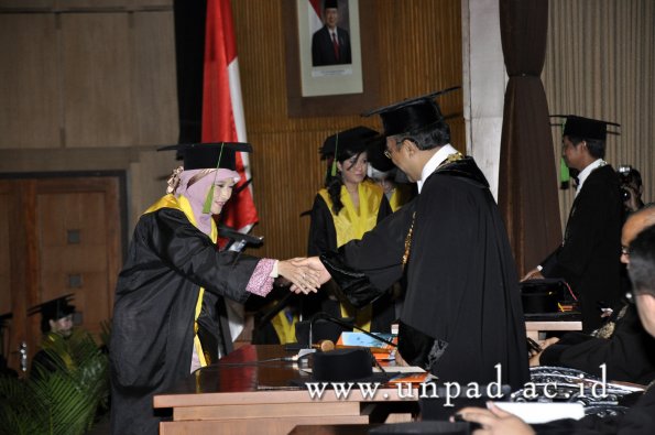 dok-humas-unpad_ilalang-foto_wisuda-gel-1-2010-2011_profesi-dokter_304