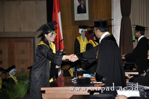 dok-humas-unpad_ilalang-foto_wisuda-gel-1-2010-2011_profesi-dokter_305