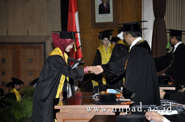 dok-humas-unpad_ilalang-foto_wisuda-gel-1-2010-2011_profesi-dokter_306