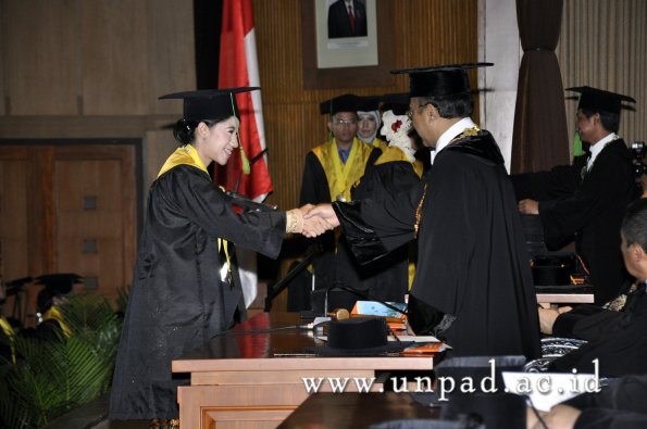 dok-humas-unpad_ilalang-foto_wisuda-gel-1-2010-2011_profesi-dokter_308