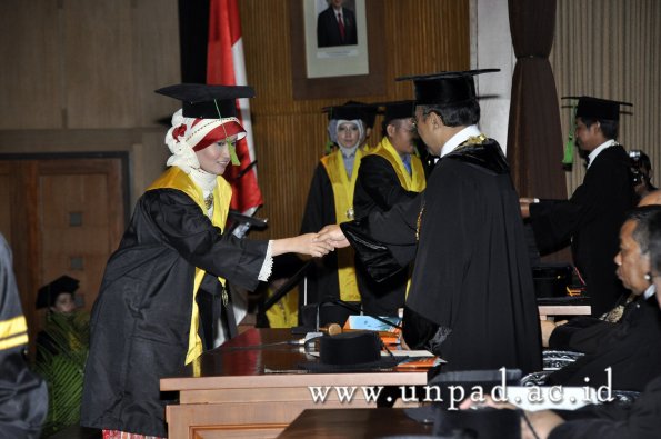 dok-humas-unpad_ilalang-foto_wisuda-gel-1-2010-2011_profesi-dokter_309