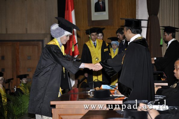 dok-humas-unpad_ilalang-foto_wisuda-gel-1-2010-2011_profesi-dokter_311