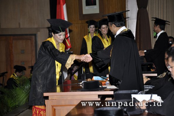 dok-humas-unpad_ilalang-foto_wisuda-gel-1-2010-2011_profesi-dokter_317