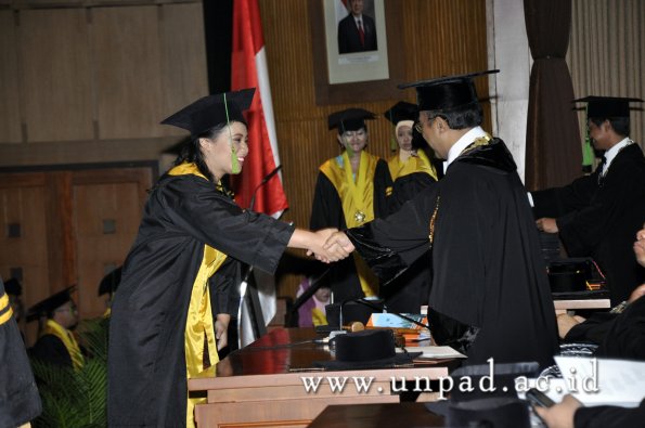 dok-humas-unpad_ilalang-foto_wisuda-gel-1-2010-2011_profesi-dokter_318