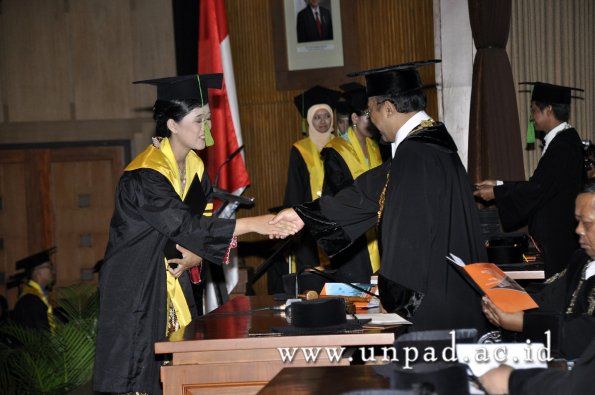 dok-humas-unpad_ilalang-foto_wisuda-gel-1-2010-2011_profesi-dokter_319