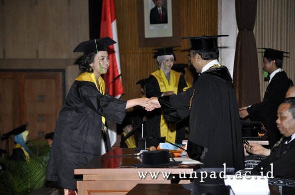 dok-humas-unpad_ilalang-foto_wisuda-gel-1-2010-2011_profesi-dokter_342