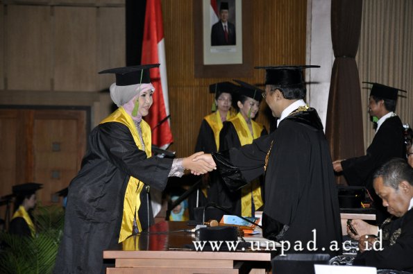 dok-humas-unpad_ilalang-foto_wisuda-gel-1-2010-2011_profesi-dokter_343