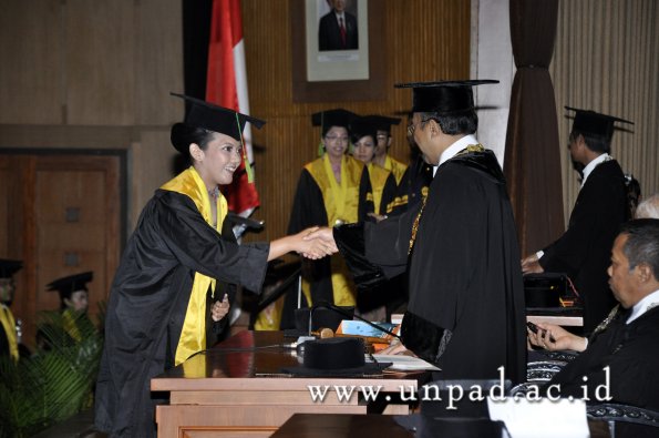 dok-humas-unpad_ilalang-foto_wisuda-gel-1-2010-2011_profesi-dokter_344