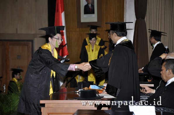 dok-humas-unpad_ilalang-foto_wisuda-gel-1-2010-2011_profesi-dokter_345