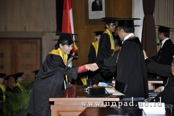 dok-humas-unpad_ilalang-foto_wisuda-gel-1-2010-2011_profesi-dokter_346