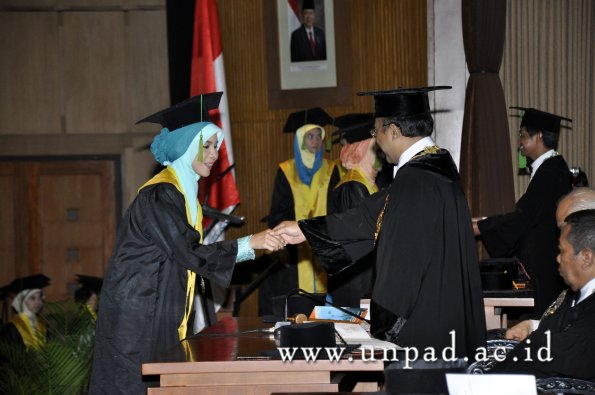 dok-humas-unpad_ilalang-foto_wisuda-gel-1-2010-2011_profesi-dokter_349