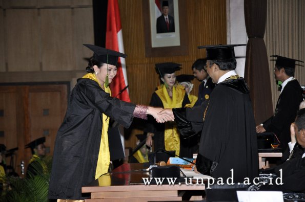 dok-humas-unpad_ilalang-foto_wisuda-gel-1-2010-2011_profesi-dokter_355