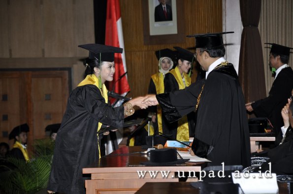 dok-humas-unpad_ilalang-foto_wisuda-gel-1-2010-2011_profesi-dokter_356