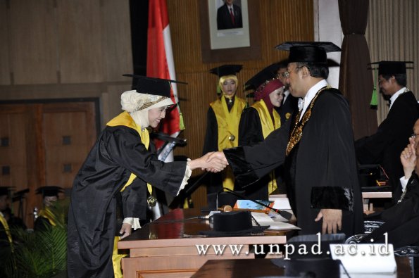 dok-humas-unpad_ilalang-foto_wisuda-gel-1-2010-2011_profesi-dokter_358