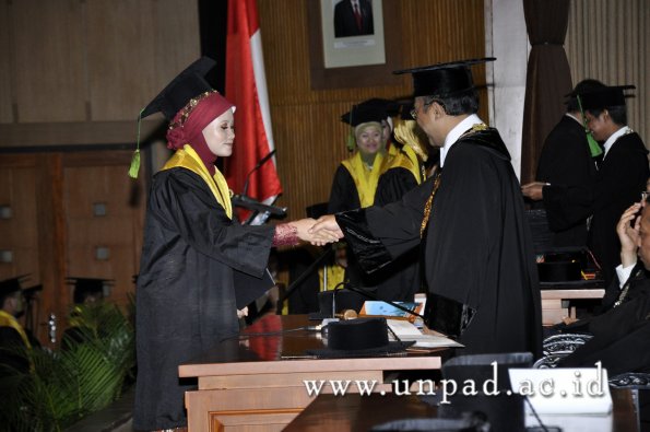 dok-humas-unpad_ilalang-foto_wisuda-gel-1-2010-2011_profesi-dokter_359