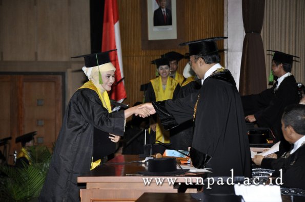 dok-humas-unpad_ilalang-foto_wisuda-gel-1-2010-2011_profesi-dokter_388